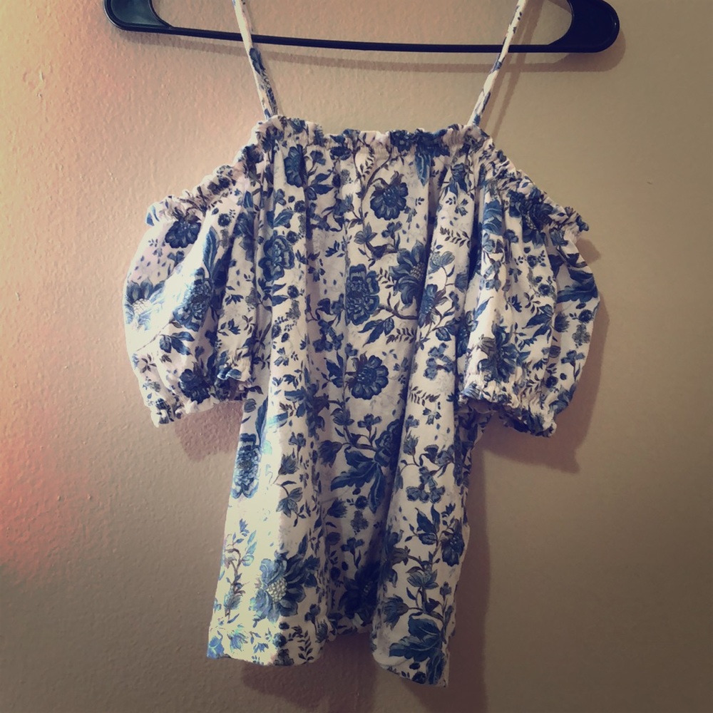 H&M Off shoulder flower top